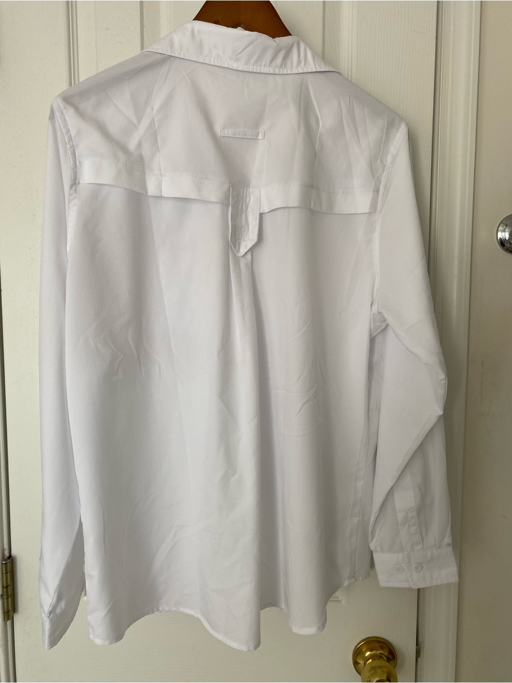Women’s White Button-Up Shirt UPF 40+ Size Medium - Picture 2 of 5